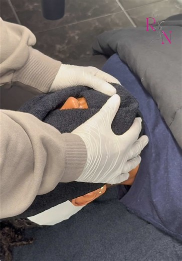 New face? Start here ✨ - The New Client Facial is fully customized for dryness, texture, congestion & hyperpigmentation. - 💬 Comment “GLOW” and I’ll send the booking link next available appointments. - - #chicagosuburbs #facial #licensedesthetician