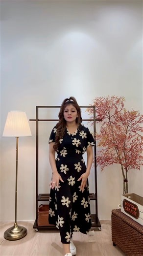 👉 #大码女孩必看合集！ 宝贝们🔥 60 套大码穿搭一次看完！ Sheer Collection 主播妹妹亲自拍摄💃 显瘦、显高、显气质✨ 每一套都是【现货款】 从日常、出游到约会，全都好看又好穿💖 📦 数量有限，售完不补！ 喜欢哪套 👉 截图Inbox小助理 📧 | Sheer Collection 分享屋