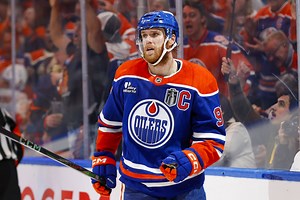"So he’s going Cupless?" "Sign and trade with Toronto for Future": NHL fans react as Connor McDavid signs extension with Oilers
