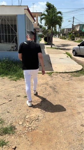 Mi Viaje Sorpresa a Cuba: Conocí a Yoyito y Me Llevó a Casa