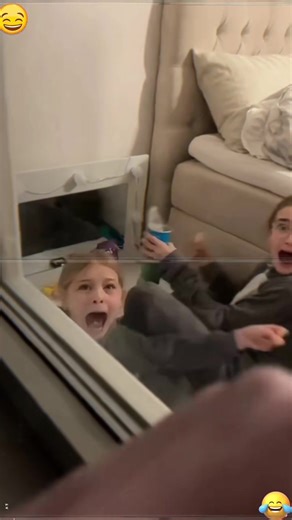 6 Desember 25 Aceh Tamiang 🥀Gak kebayang ini ketinggian banjirnya setinggi apa mobil mobil bisa ke angkat seperti ini dan Rumah rata sama tanah , Mencekam‼️#bencanaaceh