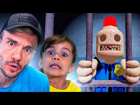 FUGA DA PRISÃO DO SIREN COP NO ROBLOX COM LAURA - Família Brancoala Games