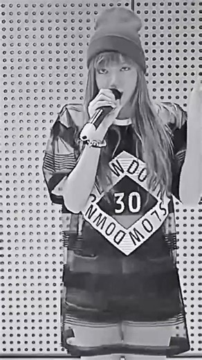 lisa edit dark mood 🌚