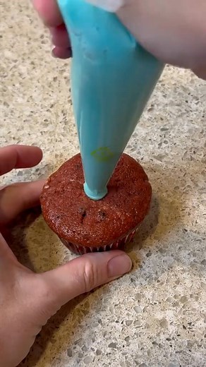 18K views · 50 reactions | Mario Star Power-Up Cupcake #cupcake #supermario #cake #cakedecorating | Linnea | Facebook