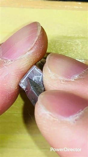 【篆刻】尿 ── 甲骨文字百顆印 第二十八顆｜枠の中に收めておくべき一字と、デトックスという考え方#篆刻#甲骨文字#尿#白文#彩凍石#手彫り#百顆印#古代文字#會意文字#篆書#印章#デトックス#ゆばり