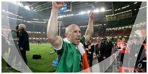With England already in the lead, Jason Robinson might have sealed Ireland’s fate in 2004. Instead, Peter Stringer was at hand to save the day. Ireland went on to win the Triple Crown and kick-start the most successful period in our rugby history. One that still continues... #ThanksPeter | Rugby Players Ireland