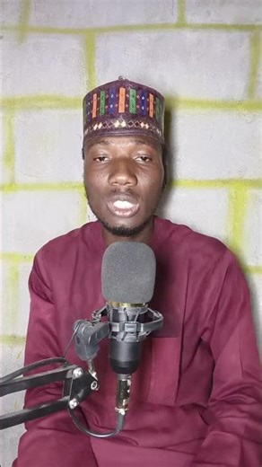 Tambaya Zuwa Ga Samarin Dasuke Riƙe Waya #youtubeshorts #youtube #arewanews