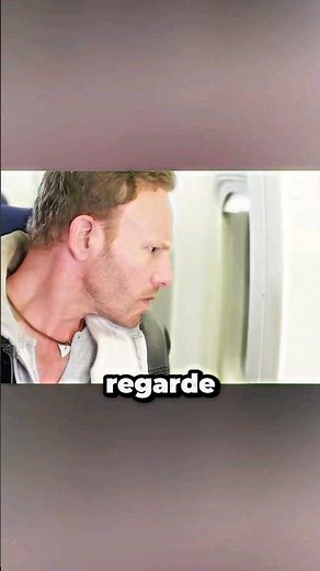 Cet homme sauve un avion d'une attaque de requins #film #résumédefilmfr #cinema