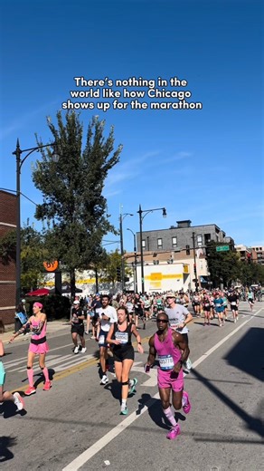 More than 50,000 runners and over a million spectators for this year’s Chicago Marathon 🤩 Not to mention a new American men’s record holder! The energy throughout all 29 neighborhoods of the course was undeniable as athletes from around the world competed in this iconic event. #NeverOutdoneChi #ChicagoMarathon | Choose Chicago