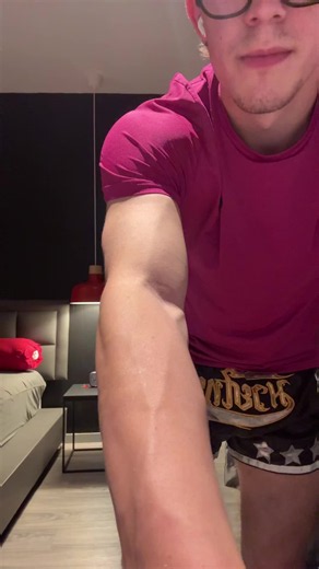 The amount of you taking this seriously is sickening #muaythai #martialarts #muaythaitraining #kickboxing #striking