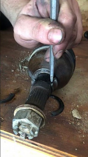 Removing stuck inner bearing race