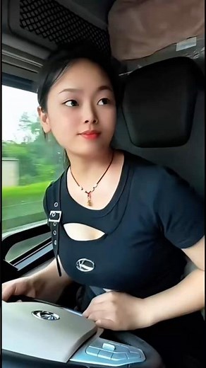 行駛在蜿蜒的道路上，攀登高山🚛，這就是女卡車司機的生活🏔️ ,#mountains #roadtrip #femaletrucker #trucking #automobile