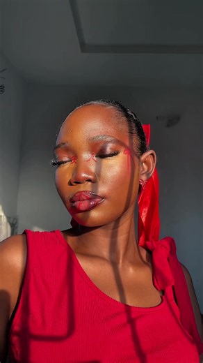 Easy Bow Eyeliner Makeup Tutorial