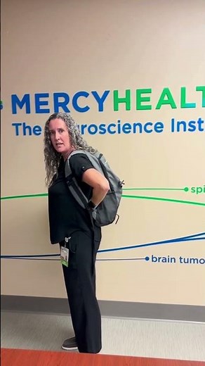 How to Correctly Wear a Backpack, According to an Orthopedic Specialist #shorts