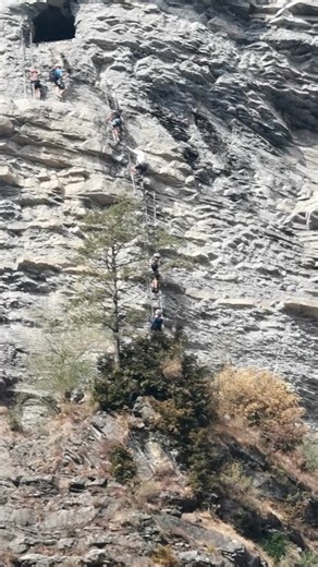 via ferrata Sorrosal muy concurrida