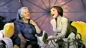 Julie Andrews and real-life Maria von Trapp sing ‘Edelweiss’ in timeless duet