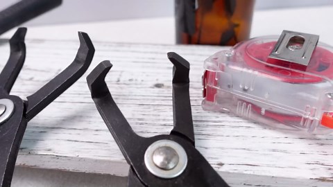 Lasnten 2 Pcs 30° & 80° Clip Removal Pliers Push Pin Plier Set, Electrical Disconnect & Angled Push Clip Removal Tool for Car Door Panel (Red)