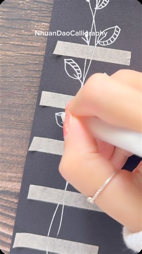 528K views · 9.9K reactions | Unveil the magic of October in your Bullet Journal!  ✨ Learn step-by-step how to create the perfect cover for 2023!  #BulletJournal #DIYOctober . . Material: Gelly roll pen, Karin Decobrush pens, Metallic pen . . . #personalizedgifts #NhuanDaoCalligraphy #Calligraphy #BrushLettering #ModernCalligraphy #HandLettering #Lettering #Handwriting #Handmade #DIY #artreels #reels | Nhuan Dao Calligraphy | Facebook