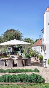 These 14 cottage gardens have us wanting to move to the countryside: https://home-beautiful.visitlink.me/PdcCFq | Home Beautiful