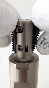 316K views · 3.3K reactions | Threading without the drama? Absolutely. Start your Monday with chip control that actually works  From heat-resistant alloys to large threads—this setup keeps chips under control and stress way down.   No bird-nesting. No rework. Just smooth results. Watch the reel & tell us what you think! . . . #CNC #Engineering #MachinistLife #UKmfg #Metalworking #MachineTools #EV #cuttingtools | Tungaloy UK Limited | Facebook