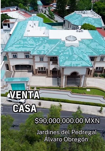 Residencia de Lujo en Jardines del Pedregal a la Venta