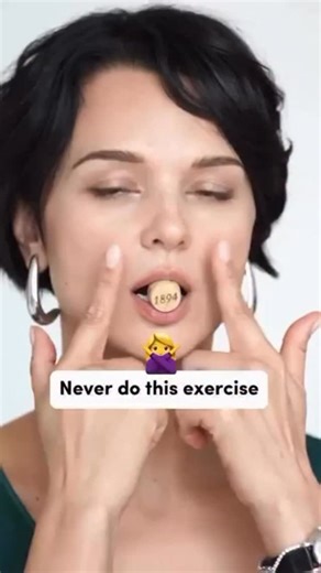 Olena Ross on Instagram: "Why face fitness is better than beauty injections❓ 1. Natural results: Enhance your beauty by toning facial muscles without the frozen look of injections. 2. Long-lasting effects: Enjoy lasting results with consistent practice - no more frequent trips to the clinic! 3. No side effects: Face fitness is safe and eliminates the risks associated with injections. Take the test linked in my profile ✊! Based on your answers, I’ll create a personalized facefitness program just