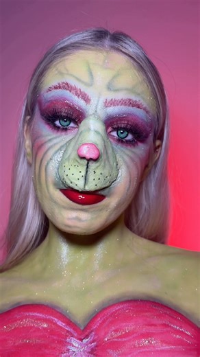 GRINCH MAKEUP TUTORIAL 💚 #grinchmakeup #makeuptutorial #grinch #creativemakeup