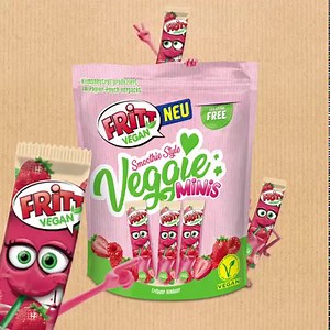 Das berüchtigste FRITT Duo aller Zeiten Erdbeer-Himbeer macht als veganes Doppel im neuen 𝗩𝗲𝗴𝗴𝗶𝗲 𝗠𝗶𝗻𝗶𝘀 𝗦𝗺𝗼𝗼𝘁𝗵𝗶𝗲 𝗦𝘁𝘆𝗹𝗲 eine besonders fruchtige Figur.💞🍓 Wer kann da noch widerstehen? 😋 | FRITT