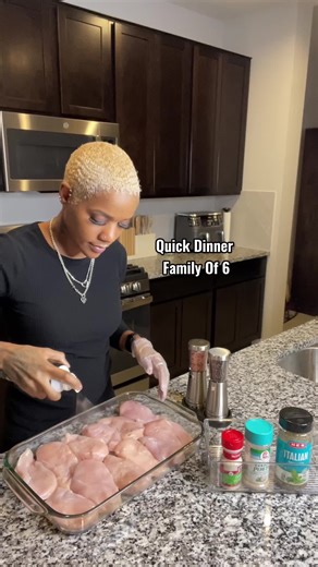 Quick Chicken Spaghetti Dinner with Garlic Bread