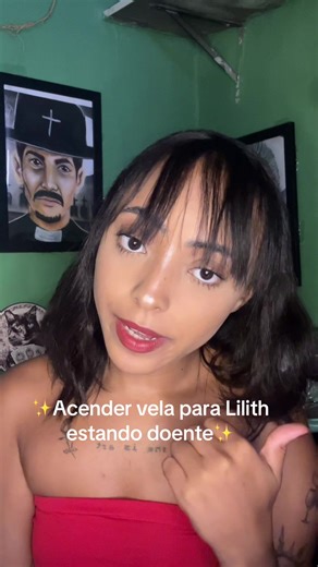 Eu sei que é empolgante cultuar Lilith. A energia dela é intensa, magnética e extremamente poderosa. Mas é preciso maturidade para compreender que todo culto tem suas exigências — e, com ela, isso se torna ainda mais evidente. Além de ser uma deusa, um daimon de força profunda e indomável, ela não é simples de lidar. Ao longo dos meus seis anos de devoção, aprendi algo essencial: não se deve acender vela ou invocar sua força em momentos de fraqueza, carência ou desespero. A energia dela não acol