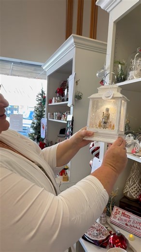 Lori here with a Staff Favorite! And today is a great day to shop our 25% off Black Friday sale!! | Gifted Hallmark