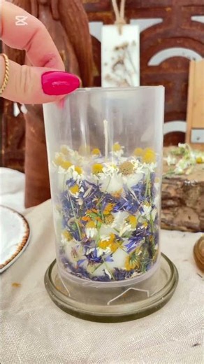 Świeca sojowa z suszonymi kwiatami 🌾 #boho #diy #flowers