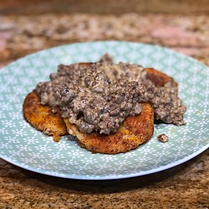 4.2M views · 3.5K reactions | Keto BISCUITS & GRAVY are easy like Sunday Morning! Recipe: https://keto-daily.com/keto-biscuits-and-gravy-recipe/ | Keto Daily | Facebook