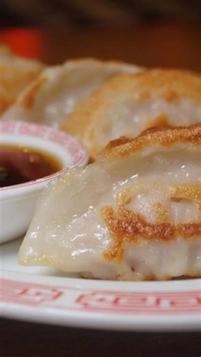 富 ZHENCHA 茶 on Instagram: "POV: crees que todos los dumplings saben igual hasta que pruebas los de Zhencha 🥟🥢🤭 📍 960 Ave. Ponce de León, Miramar 📞 939-355-0348 🔗 zhencha.co #explore #asianfusion #puertorico #asianrestaurant"