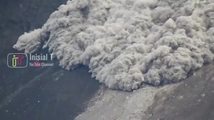 Indonésie: le volcan Merapi entre en éruption