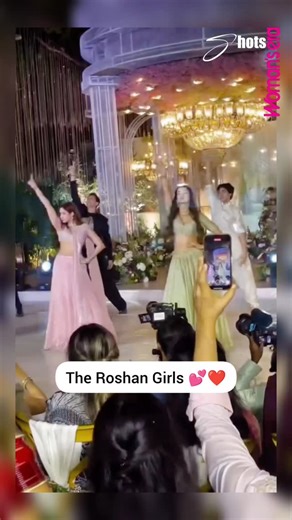 Pashmina Roshan with Hrithik Roshan's Gf Saba Azad set the dance floor on 🔥 . . #dance #Hrithikroshan #marriage | Womansera