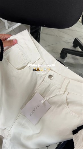 Inspirasi OOTD dengan Celana Jeans Putih