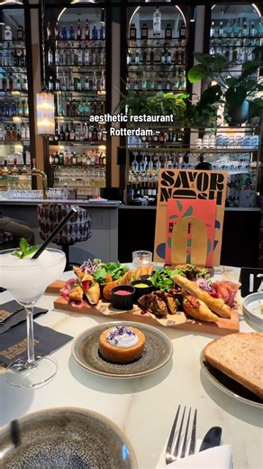 Savor&Nosh: Prachtig Interieur en Heerlijk Eten in Rotterdam
