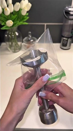 Easy way to make powdered sugar #lifehack #sugar #hack#kitchenhacks #tips