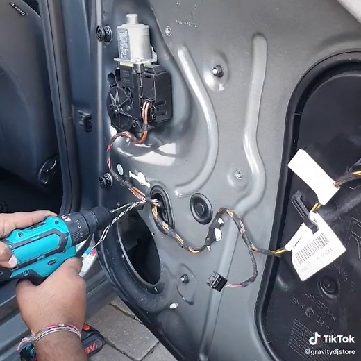Gravity Subwoofer Sound System Setup for Polo Car