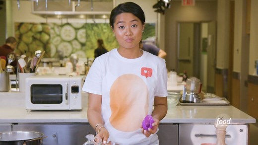 2.4M views · 2.4K reactions | Don't be intimidated! It's finally time to learn how to make perfect poached eggs at home For another eggceptional egg recipe, check out Vivian Chan's Keto Egg Cups on the #FoodNetworkKitchen app: https://food-network.app.link/CC1pGXeZh2! #VivsTips | Food Network | Facebook