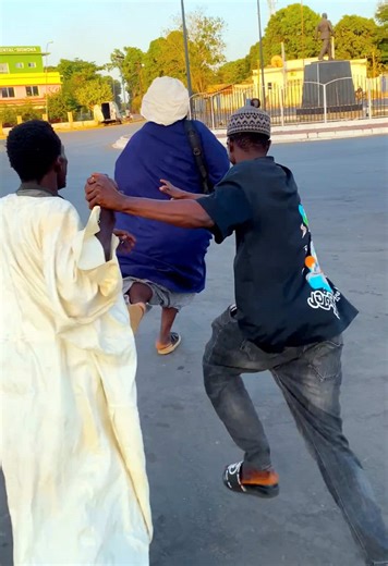Wolfman à Mbour et dans d'autres villes du Sénégal