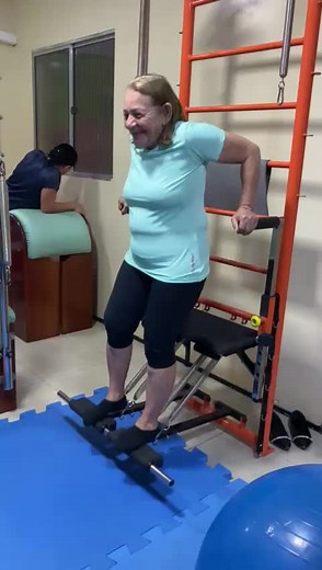 Step Aerobics Exercise Routine for Fitness Enthusiasts