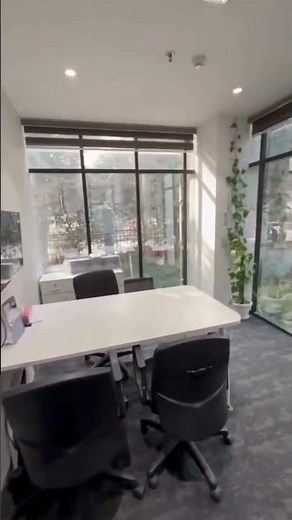 Meeting 1Meeting Room Workspaces by Innova | Modern Office Meeting Room Design