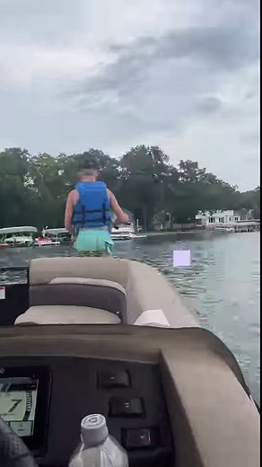 4.6M views · 95K reactions | She was shocked it was so big #mowing #edging #asmrvideo #asmr #satisfying #satisfyingvideo ##satisfaction #homeowner #cleaning #cleanup #overgrown #v#viralreels | Outdoors with Erik | Facebook