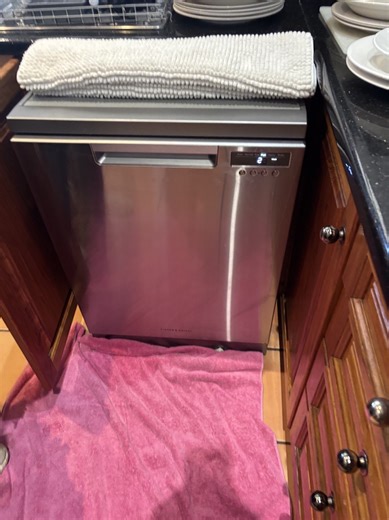 Fisher & Paykel Dishwasher ️ F30 error code indicating a drainage issue. Found a cracked feeder hose, door seal requiring replacement, and a cracked spray arm. Issues identified and advised for repair to restore proper operation. #FisherPaykel #DishwasherRepair #F30Error #DrainageIssue #ApplianceRepair #ServiceReport #homeappliancestore | Wise Appliance Service Adelaide | Facebook