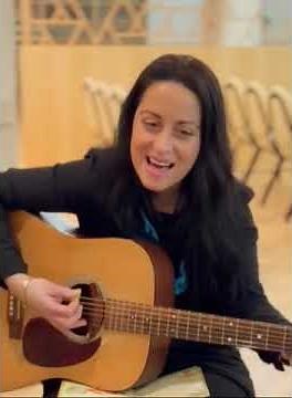 Adon Olam Hebrew for kids with Dafna