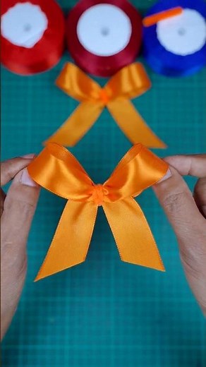 🎁 How to Make a Perfect Christmas Bow at Home