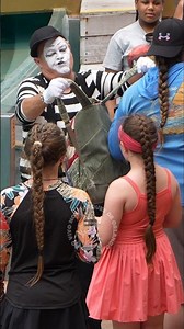 Tom the mime teaching this man how it should be 👏👏😂🤣 #tomthemime #seaworldmime