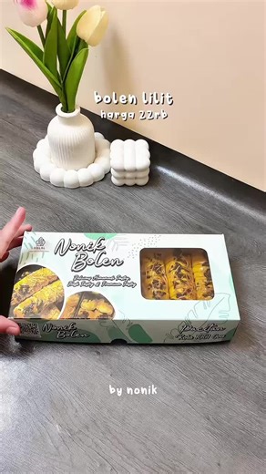 20.000/Box Sampai tanggal 31 Mei 2025 🤗 yuk kepoin di stand Nonik Bolen Depan Taman Bugar Pacitan 🫵 #pacitanstory_ #bolenpisang #pacitan24jam #tamanbugar #alunalunpacitan #fyppppppppppppppppppppppp #bolenlilit